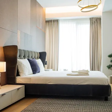 Luxury Living: Spectacular Views & Modern Elegance Apartamento Bucarest