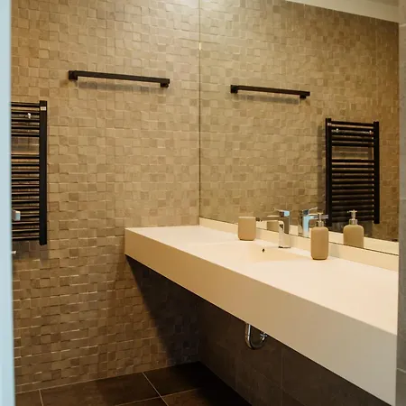 Apartamento Luxury Living: Spectacular Views & Modern Elegance Bucarest