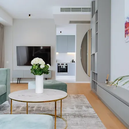 Luxury Living: Spectacular Views & Modern Elegance Apartamento