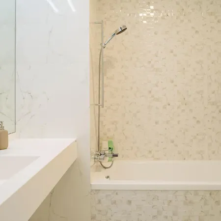 Apartamento Luxury Living: Spectacular Views & Modern Elegance Bucarest